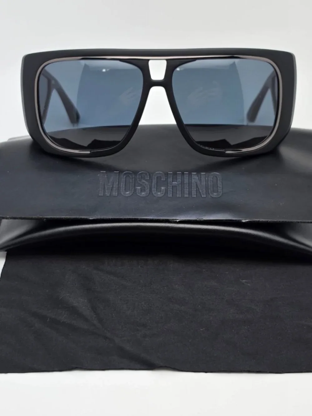 Moschino MOS021 Matte Black Frame Grey Lens Oversized Aviator Sunglasses w/ Case